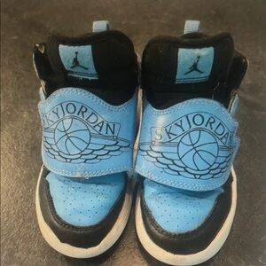 Nike sky jordans